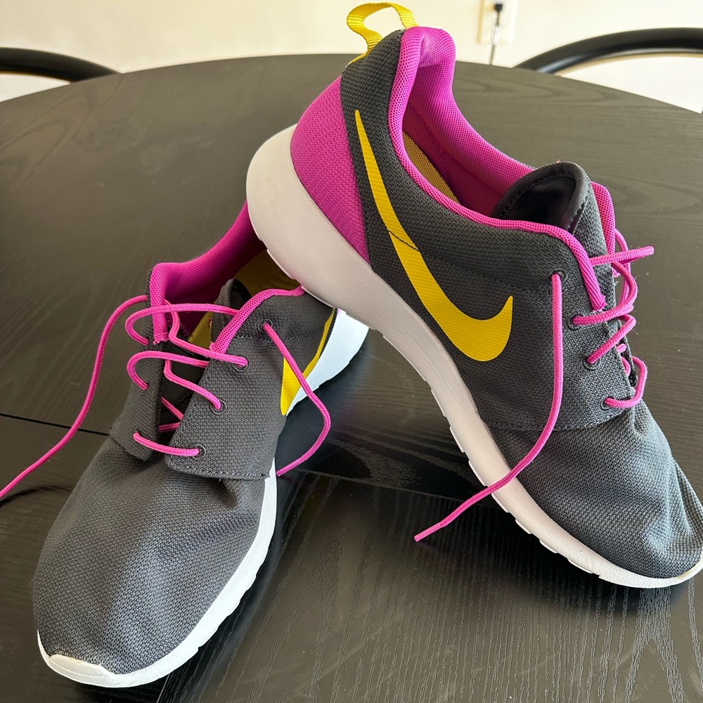 Nike Roshe One Anthracite Hyper Magenta - Size 13